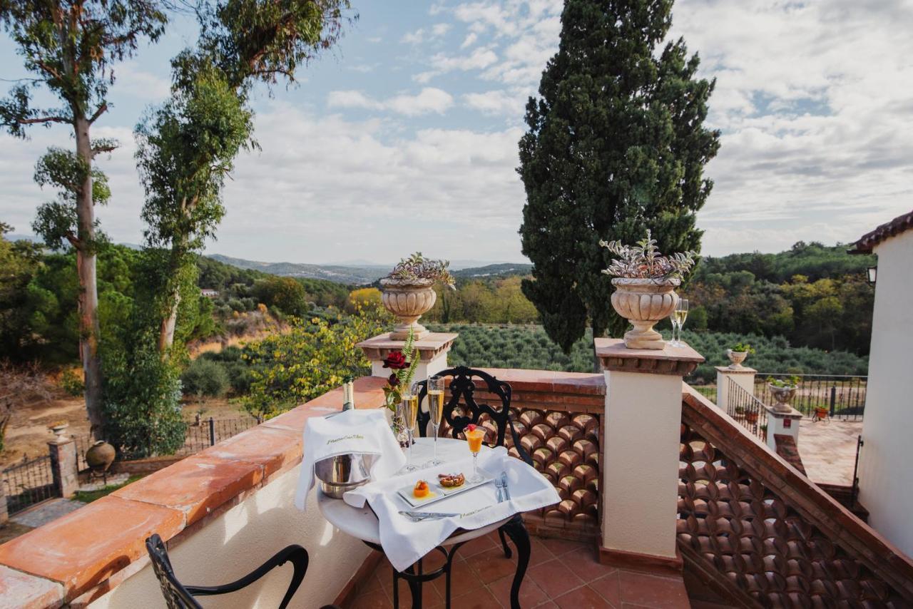 بيغيس Masia Can Viver - Olive Oil Tourism B&B المظهر الخارجي الصورة