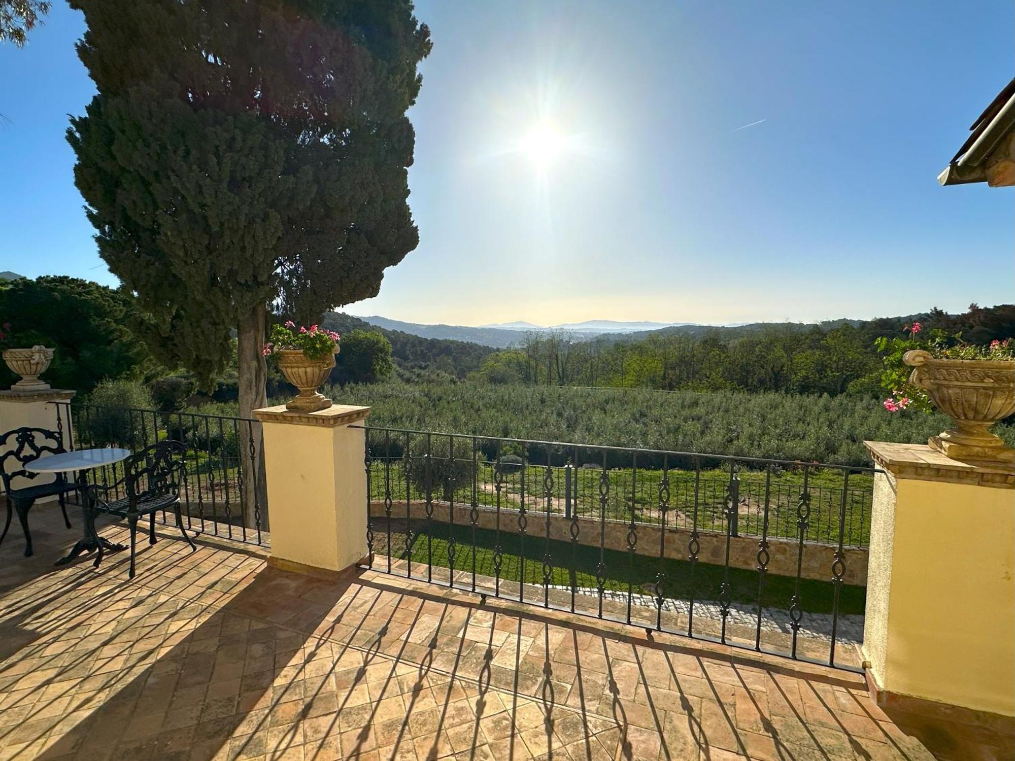 بيغيس Masia Can Viver - Olive Oil Tourism B&B المظهر الخارجي الصورة
