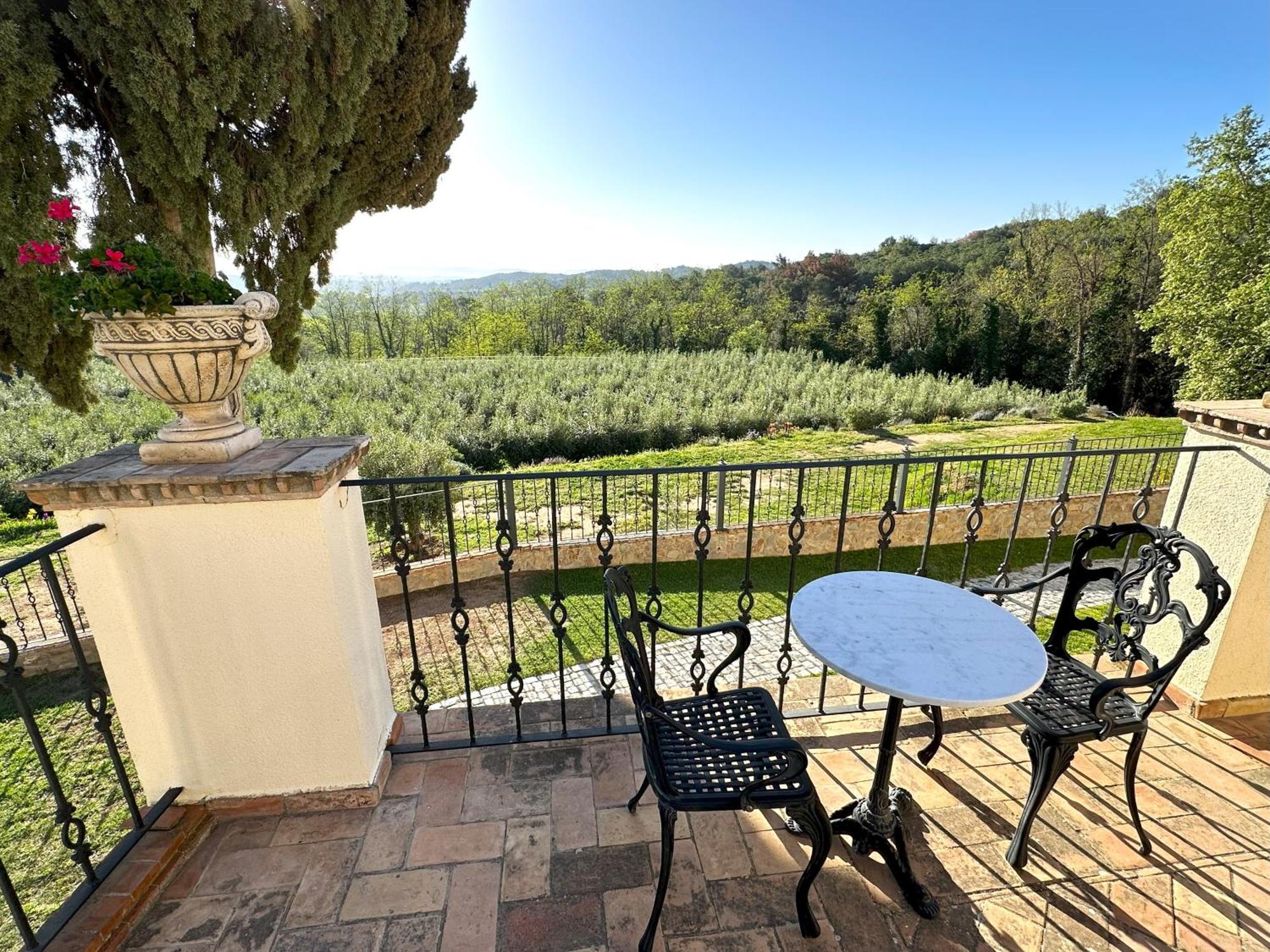 بيغيس Masia Can Viver - Olive Oil Tourism B&B المظهر الخارجي الصورة