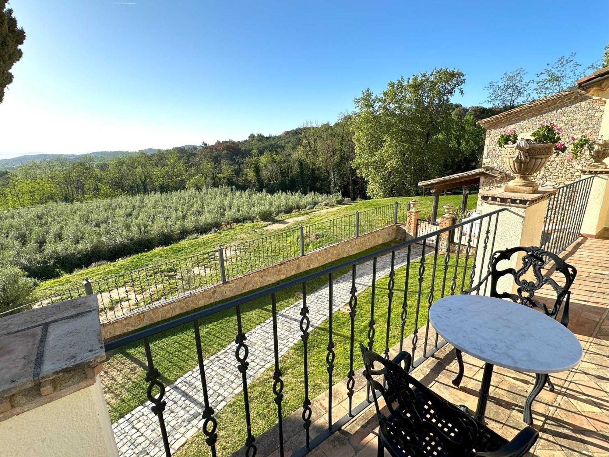 بيغيس Masia Can Viver - Olive Oil Tourism B&B الغرفة الصورة