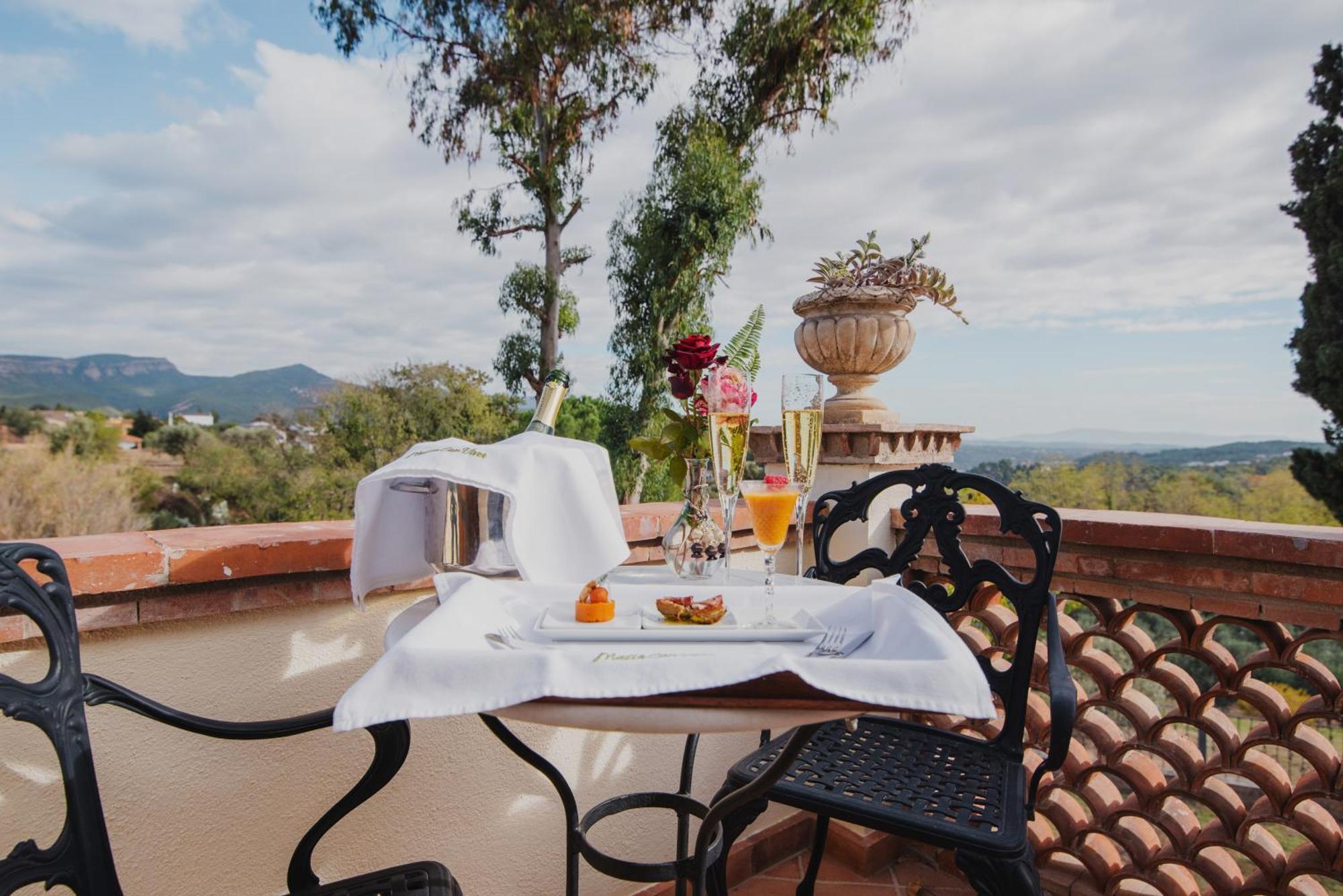 بيغيس Masia Can Viver - Olive Oil Tourism B&B الغرفة الصورة